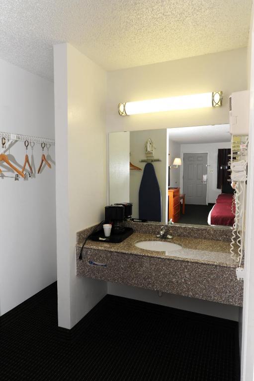 Sagamar Inn Cleburne Room photo
